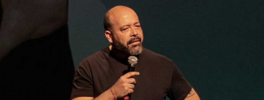 Muy mal se tendría que dar, monólogo de Davis Corpa en Vodevil Circus, Alcalá de Henares